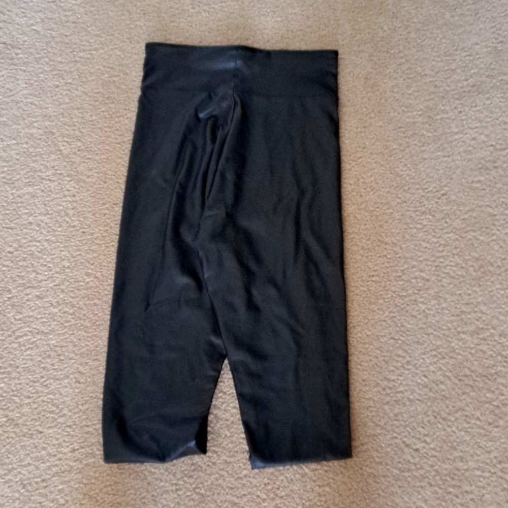 Forever21 Leather Look Leggings  S - Picture 4 of 7